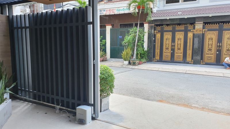 Cổng trượt tự động Powertech cho nhà phố - motorcong24h.com