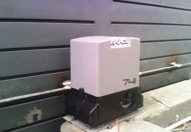 Motor cổng Lùa FAAC-740