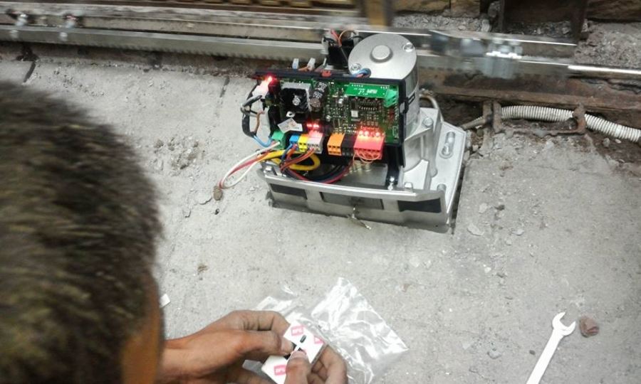 lắp đặt motor cổng trượt tự động BFT - motorcong24h.com